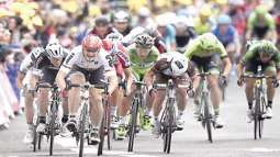 برطانوی کرسٹوفر فروم ٹور ڈی فرانس سائیکل ریس دا 18 واں مرحلہ جت گھدا