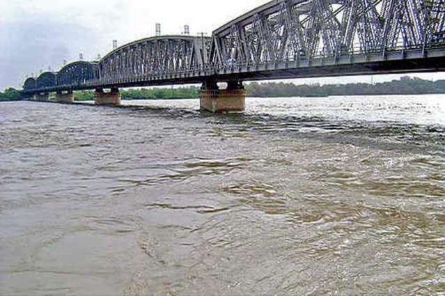 River Indus continues to flow in low flood