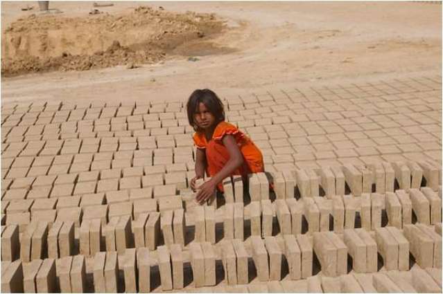 PESSI issues security cards to over 7900 brick kiln workers