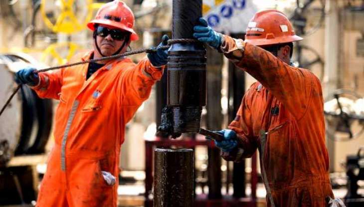 Oil slightly higher after five-day slump