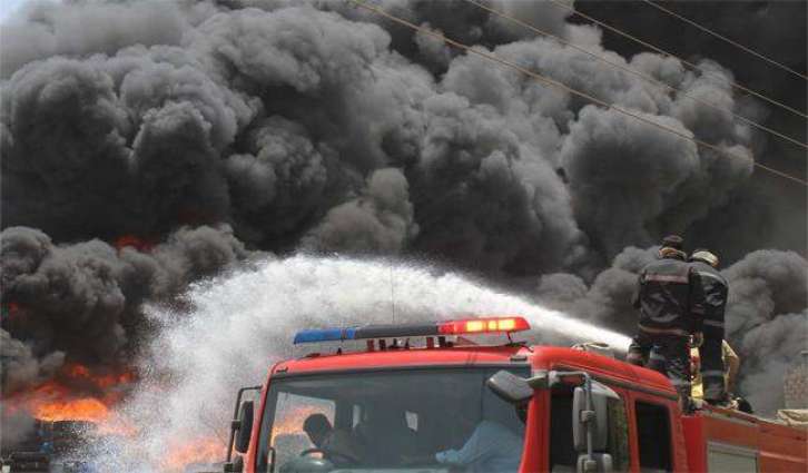 Karachi: Box’s warehouse on fire in New Sabzi Mandi