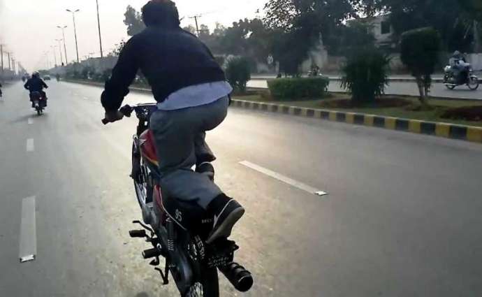 Rawalpindi: Young man injured while exercising one wheeling near Ayyub Park