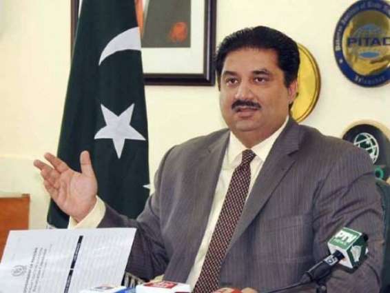 وزير التجارة الباكستاني: الفوضى السياسية في البلاد تضعف المؤسسات الديمقراطية
