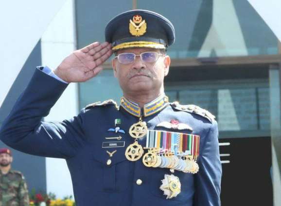 قائد القوات الجوية الباكستانية يحث الشعب على تعزيز الانسجام الوطني