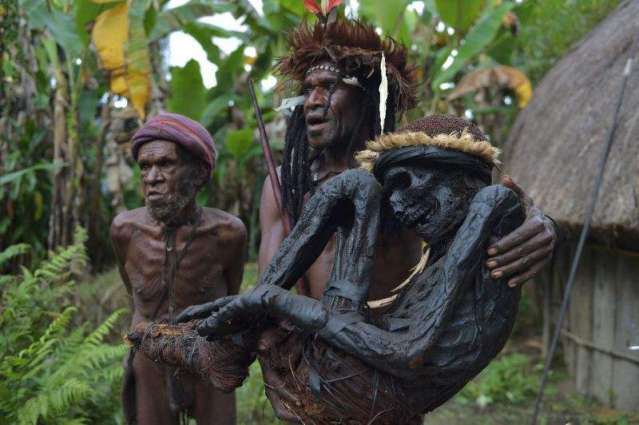 Papuan tribe preserves ancient rite of mummification