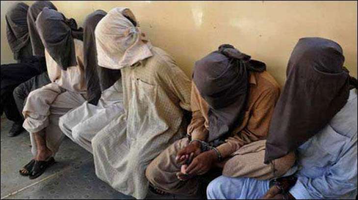 Peshawar police arrest 33 including 3 wanted during operation