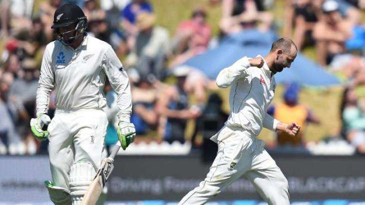 Cricket: New Zealand lose three before lunch
