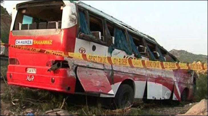 2 passenger buses crashed into each, 2 dead and 11injured in accident