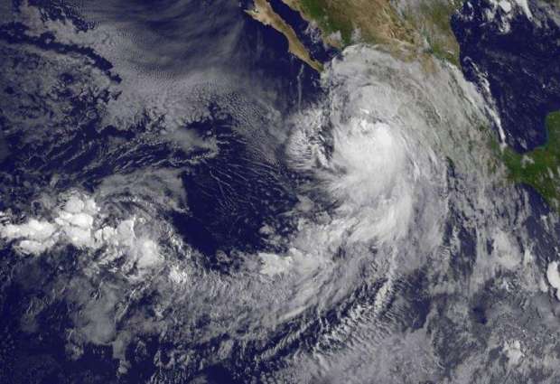 Hurricane Newton barrels toward Mexico resort 