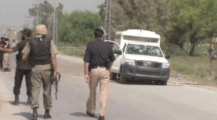 Peshawar: Bomb attack on Police van in Darmangi, 7 people injured