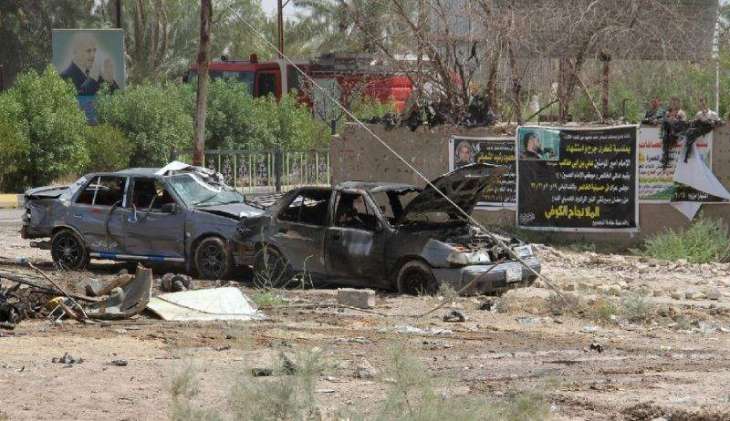 Car bomb attacks near Baghdad mall kill 10: police 