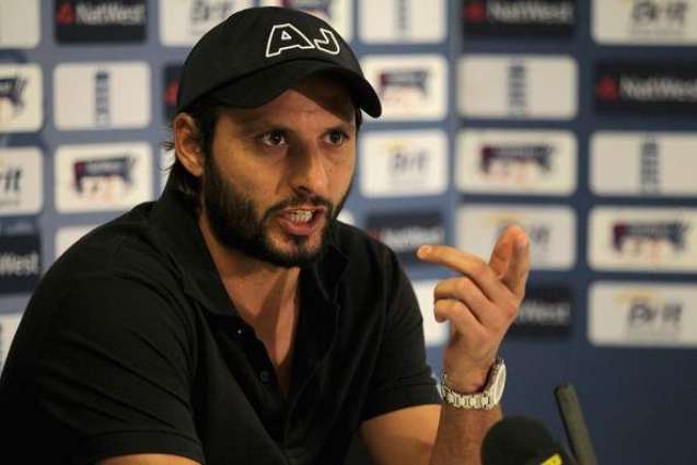 Media is misusing its power in making heroes, those who served cricket for 20 years are pushed aside, said Afridi