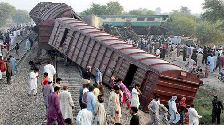 Multan: Passenger train collided with goods train, 6 killed and over 100 injured