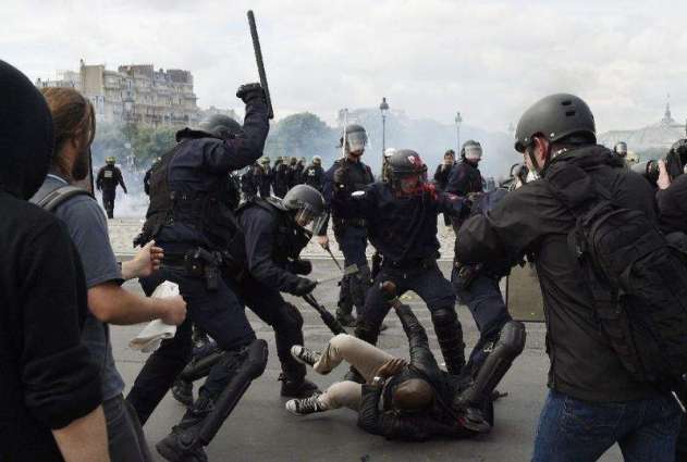 New clashes in France at demos over labour reforms 