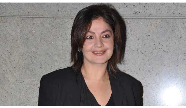 Pooja Bhatt Arrives in Karachi