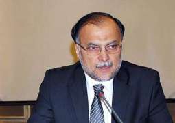 وزير التخطيط والتنمية الباكستاني ينصح حركة الإنصاف لإحتفال يوم التفكير