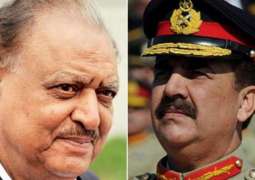 الرئيس الباكستاني يشيد بخدمات الجنرال راحيل شريف في مجال مكافحة الإرهاب