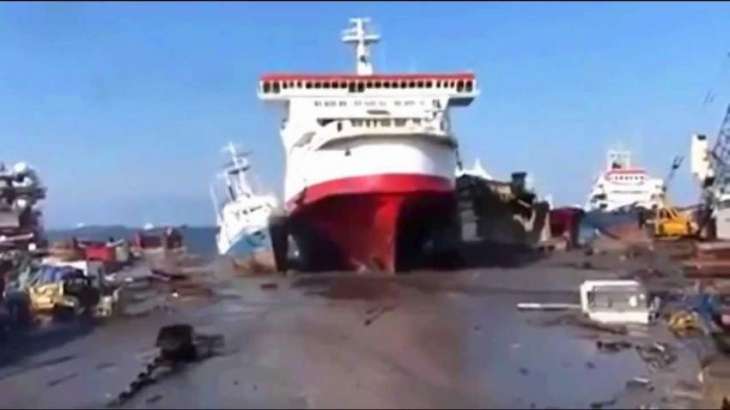 مقتل سبعة أشخاص وإصابة 40 آخر بجروح جراء حريق في سفينة بباكستان