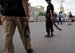 پشاور:چمکنی وچ پولیس گڈی اُتے حملا