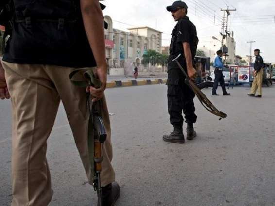 پشاور:چمکنی وچ پولیس گڈی اُتے حملا