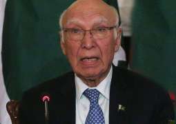 “Raheel Shareef was not offered to lead Islamic Alliance, nor any chance of that”: Sartaj Aziz