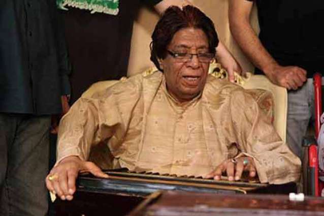 وزيرة الإعلام مريم اورنغزيب تعزي في وفاة المغني الكلاسيكي الشهير فتح علي خان