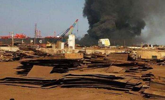 گڈانی: شپ بریکنگ یارڈ اندر کھلوتے جہاز وچ اگ لگ گئی، 5بندے ہلاک، کئی مزدور لاپتا