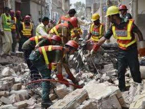 Under-construction building collapsed in Multan, at least 25 buried in rubble