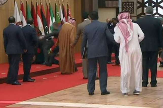 Lebanon president falls face down at Arab summit