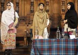 ملالہ یوسفزئی نال حملے وچ زخمی ہون والیاں دوویں پڑھیاراں نوں انگلینڈ یونیورسٹی وچ پڑھن دی پیشکش