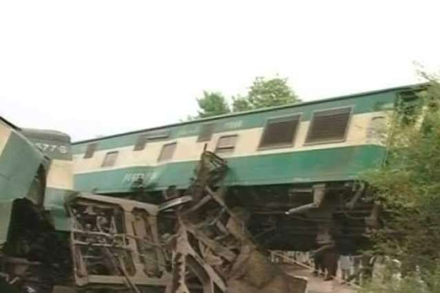15 passengers injured as Jaffar Express derailed in Aimanabad