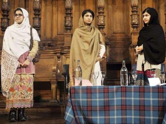 ملالہ یوسفزئی نال حملے وچ زخمی ہون والیاں دوویں پڑھیاراں نوں انگلینڈ یونیورسٹی وچ پڑھن دی پیشکش