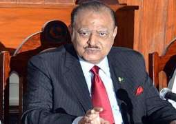الرئيس الباكستاني يؤكد على ضرورة عقد الاستفتاء لحل قضية كشمير العالقة بين باكستان والهند