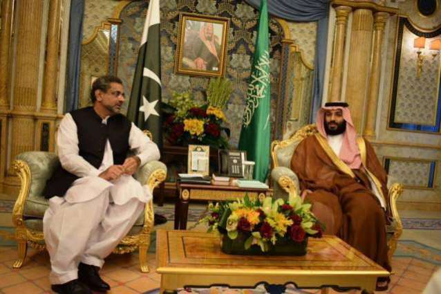 وزیر اعظم شاہد خاقان عباسی دی سعودی ولی عہد محمد بن سلمان نال ملاقات