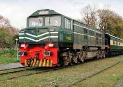 پاکستان ریلوے دا انوکھا کارنامہ: ریل گڈی دے بیت الخلاء کرائے اُتے دے دتے