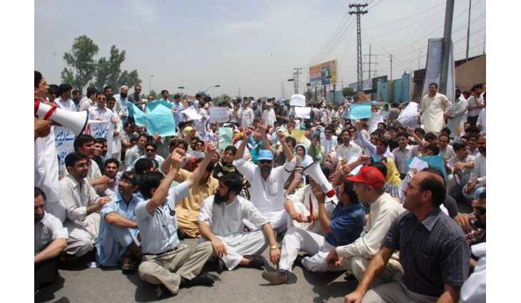SSTs of Mardan protest in favour of demand of promotion