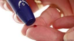 بادام اتے اخروٹ دا استعمال ذیابیطس دے خطرے کوں گھٹ کریندے ‘ماہرین صحت