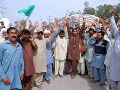 Farmers vow to fight for their rights