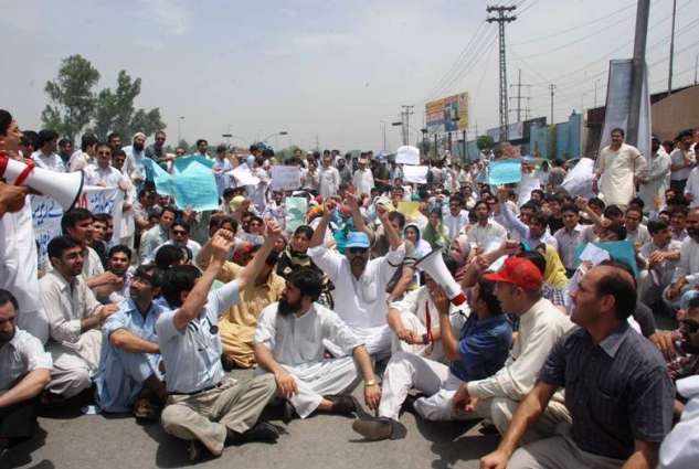 SSTs of Mardan protest in favour of demand of promotion