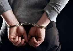 Three dacoits and two bike lifters held