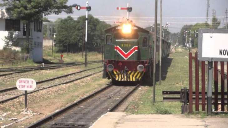 3 Train bodies derailed in Pabbi