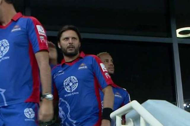 Shahid Afridi gets injured during PSL 2018 match Against Quetta Gladiators