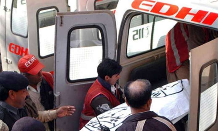 Woman dies, 8 faint due to suffocation in Karachi