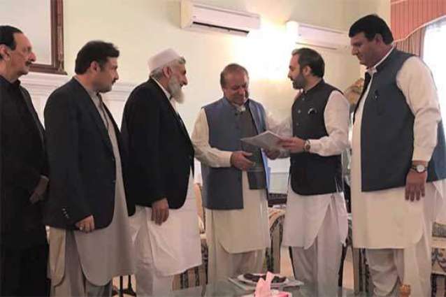 PML-N, PPP speed up contacts with independent candidates for Senate chairmanship; PKMAP announces to support PML-N, FATA members to PPP; PTI backs Chairman from Balochistan