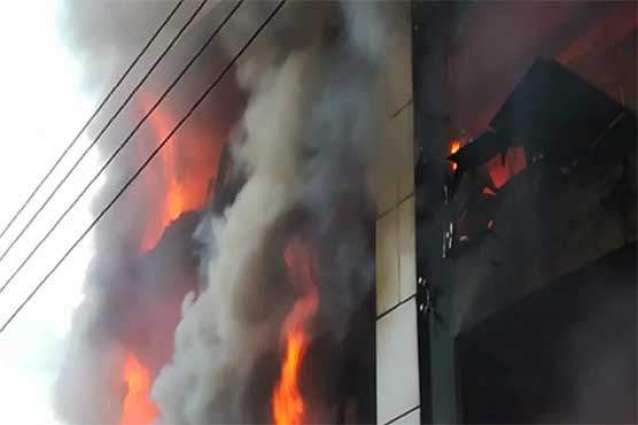 Huge fire in Gujranwala superstore reduces goods to ashes