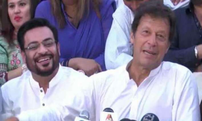 عامر لیاقت دی پارٹی اندر مخالفت: عمران خان نے کارکناں نوں اک مہینے دا ویلا دے دتا