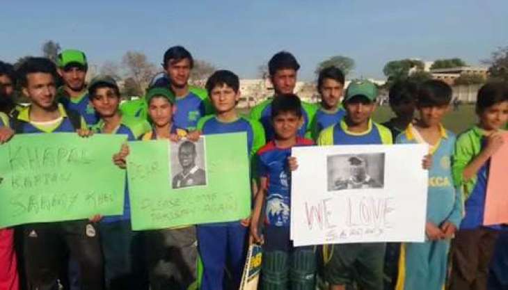 Darren Sammy’s fans come to roads in Peshawar Pakistan