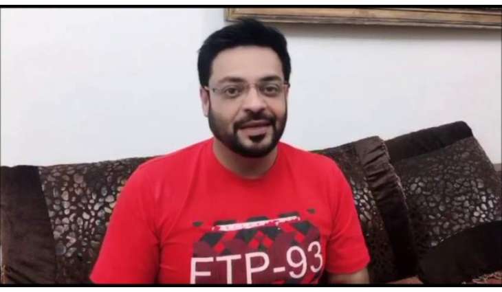 Aamir Liaquat defends Imran Khan against smuggling allegations