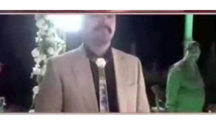 Man wears gold tie, shoes on wedding