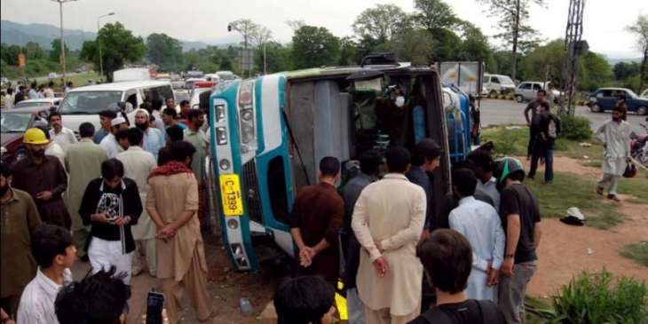 42 injured as passenger bus overturns in Islamabad